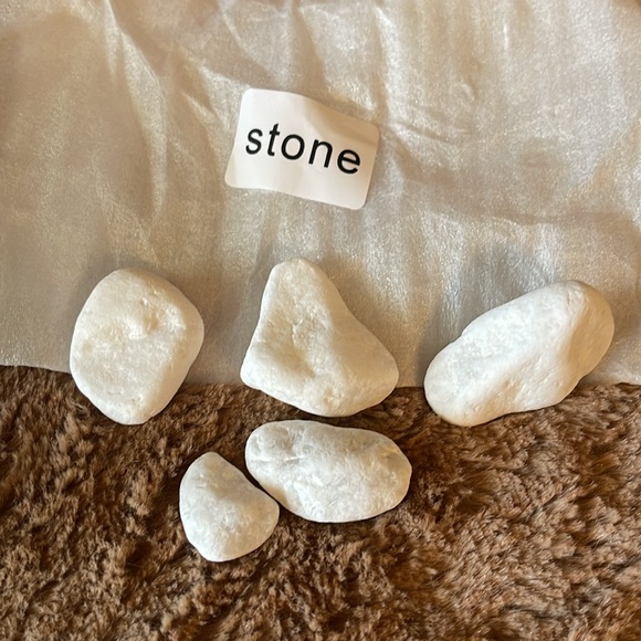 Bluzen Succulent Stone Diffuser. Beautiful gold and white. Ceramic rope wicker. - Picture 9 of 12